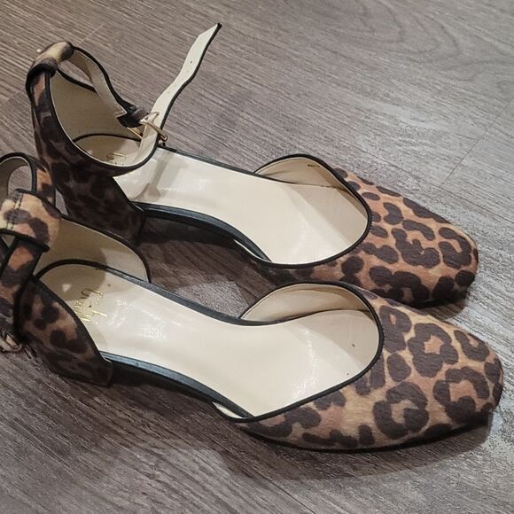 Women’s Cabi leopard print low heel ankle strap shoe Size 8 - Picture 1 of 8